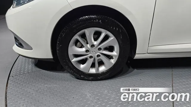 Renault-KoreaSamsung Fluence 2015 thumb 5
