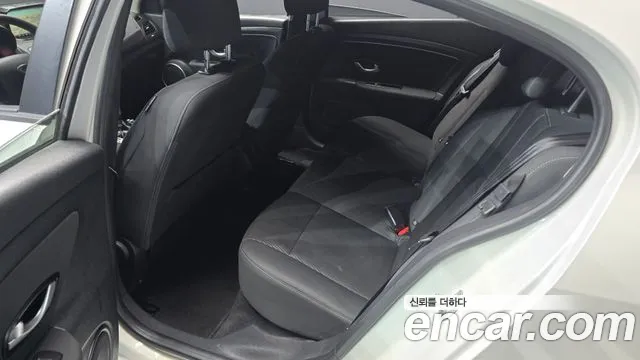 Renault-KoreaSamsung Fluence 2015 thumb 12
