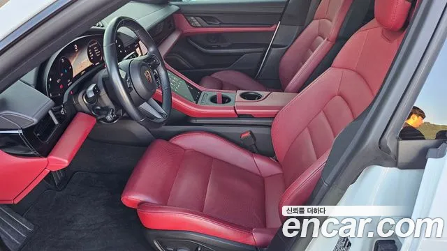 Porsche Taycan 2023 thumb 7