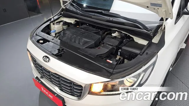 Kia Carnival 2018 thumb 6
