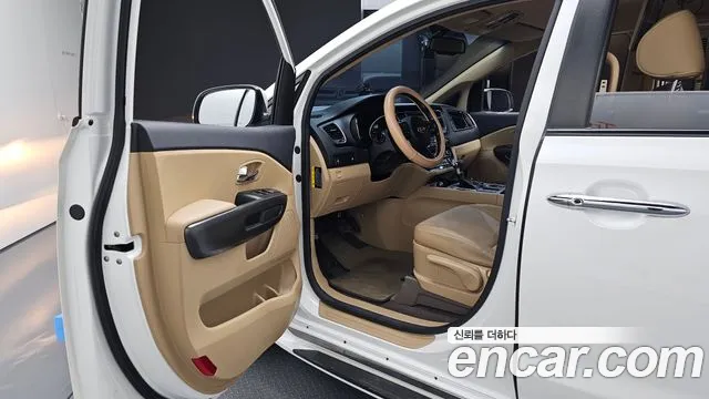 Kia Carnival 2018 thumb 10