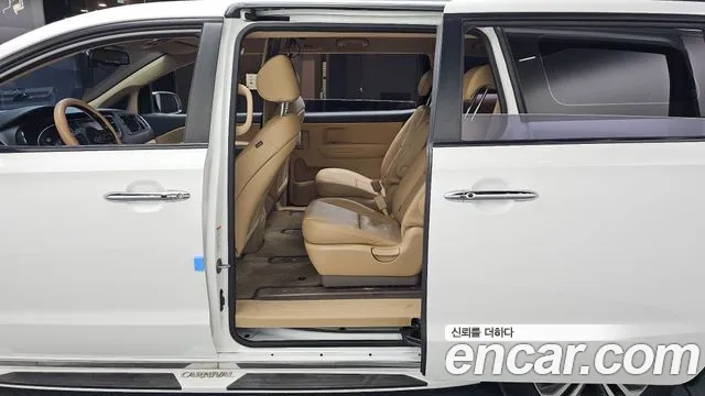 Kia Carnival 2018 thumb 12
