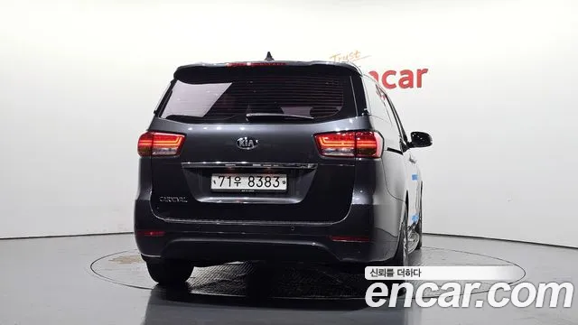Kia Carnival 2016 thumb 4