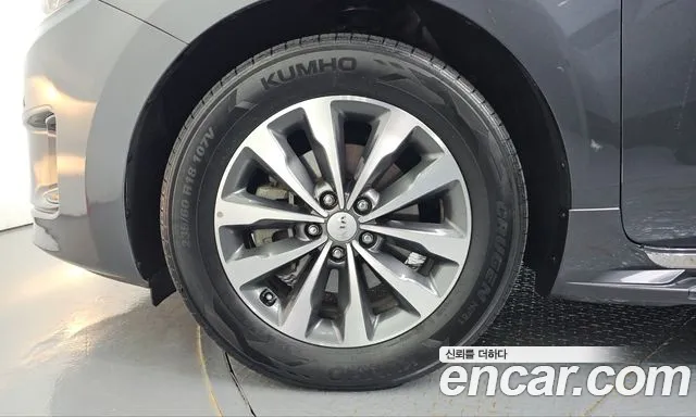 Kia Carnival 2016 thumb 5