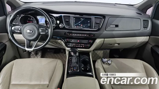 Kia Carnival 2016 thumb 7