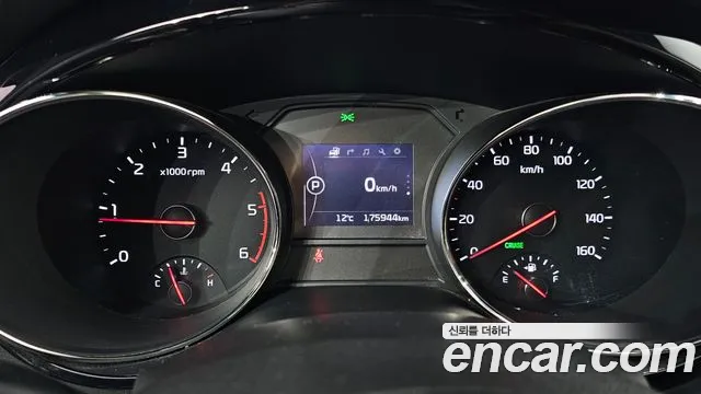 Kia Carnival 2016 thumb 8