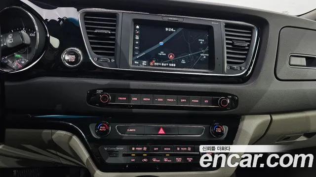 Kia Carnival 2016 thumb 12
