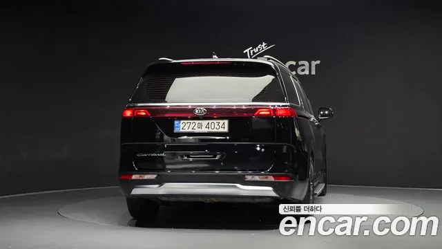 Kia Carnival 2021 thumb 4