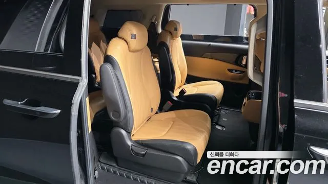 Kia Carnival 2021 thumb 12