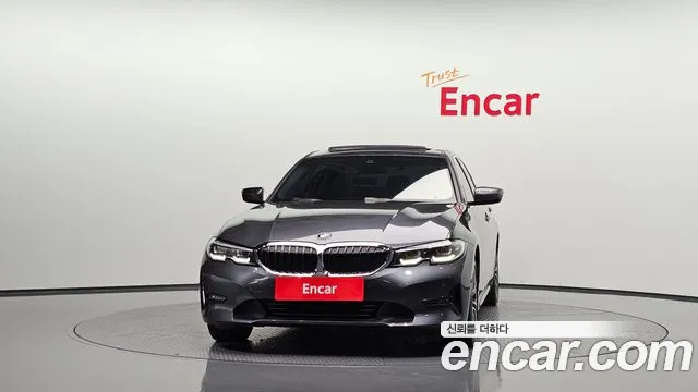 BMW 3-Series 2019 thumb 3