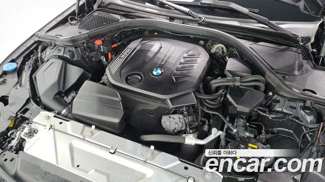 BMW 3-Series 2019 thumb 6