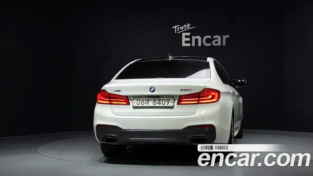 BMW 5-Series 2017 thumb 3