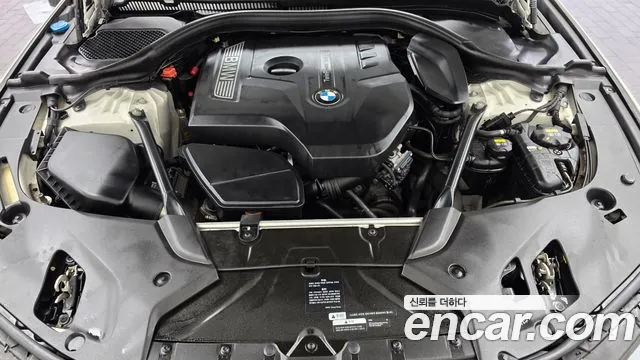 BMW 5-Series 2017 thumb 6