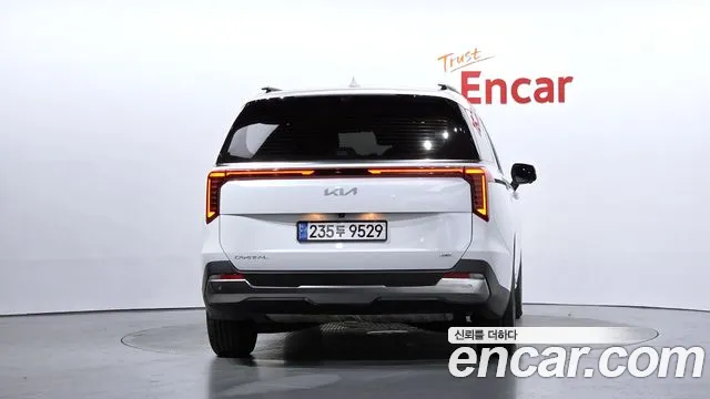 Kia Carnival 2024 thumb 4