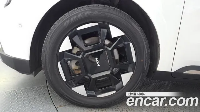Kia Carnival 2024 thumb 5