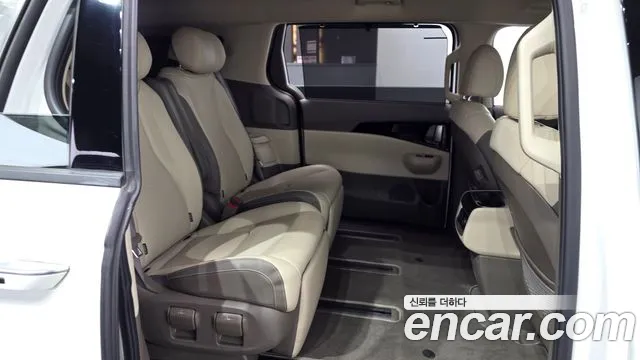 Kia Carnival 2024 thumb 11