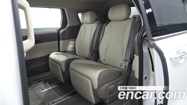 Kia Carnival 2024 thumb 12