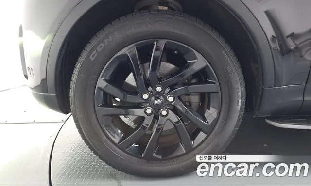 Land Rover Discovery 2018 thumb 4