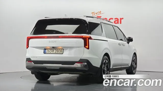 Kia Carnival 2024 thumb 2