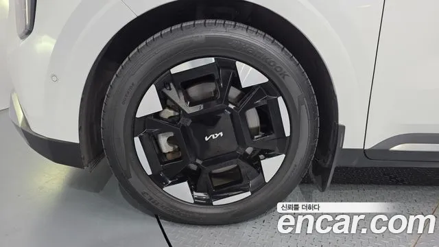 Kia Carnival 2024 thumb 5