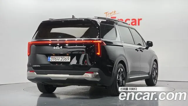 Kia Carnival 2024 thumb 2