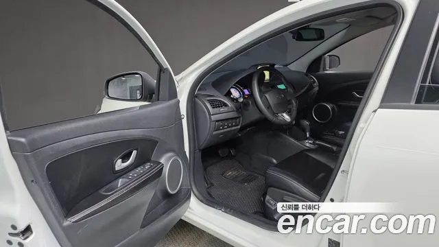 Renault-KoreaSamsung Fluence 2014 thumb 11