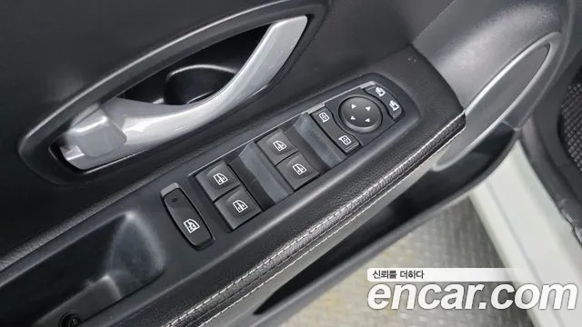 Renault-KoreaSamsung Fluence 2014 thumb 12