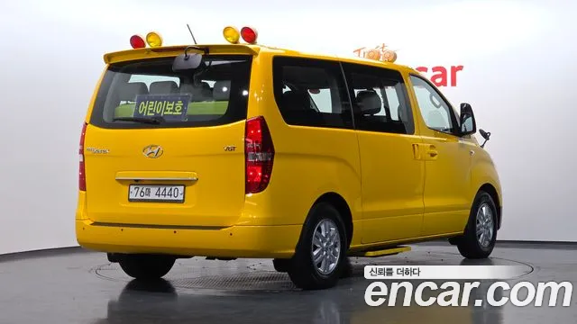 Hyundai Starex 2017 thumb 2