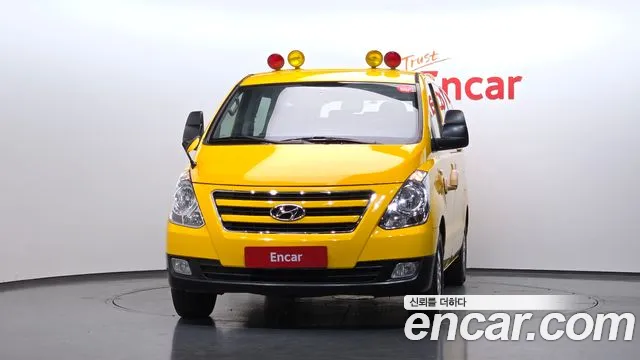 Hyundai Starex 2017 thumb 3