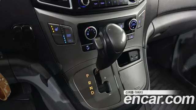 Hyundai Starex 2017 thumb 9