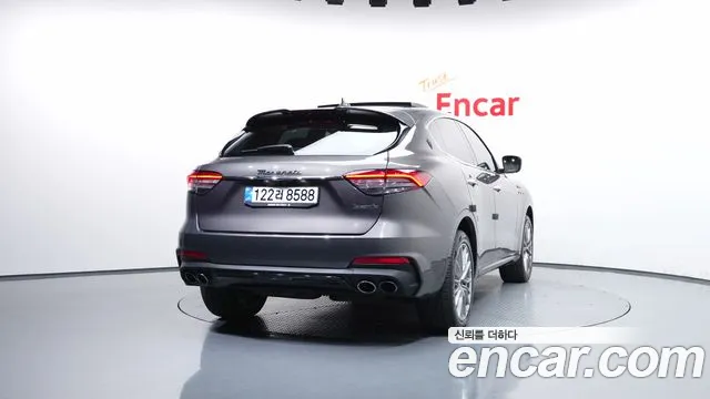 Maserati Levante 2019 thumb 4