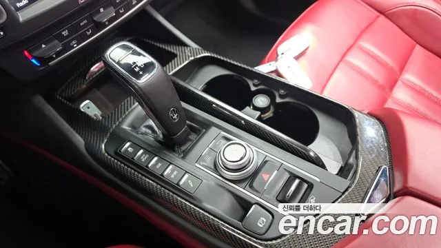 Maserati Levante 2019 thumb 9