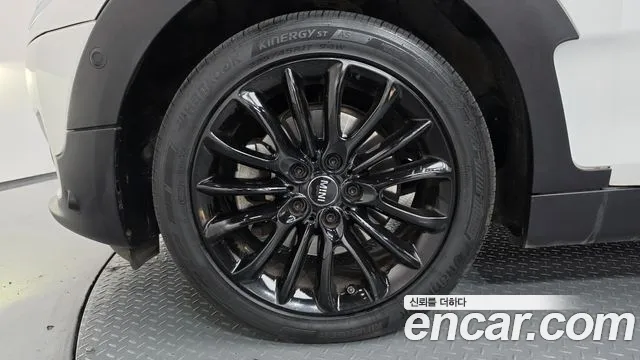 MINI Clubman 2023 thumb 5