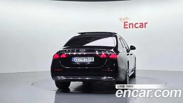 Mercedes-Benz E-Класс 2025 thumb 3