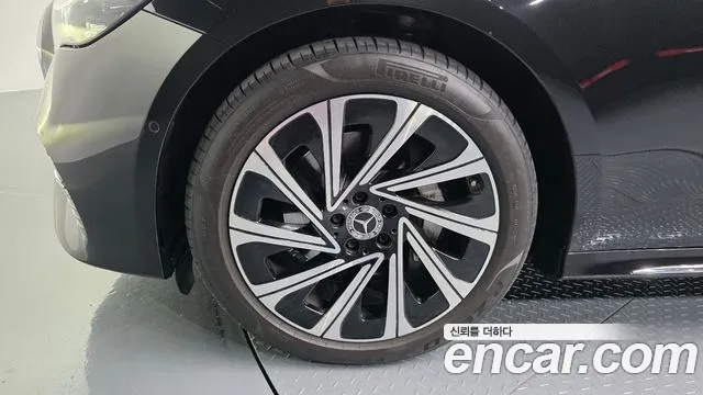 Mercedes-Benz E-Класс 2025 thumb 4