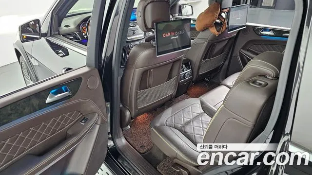 Mercedes-Benz GLS 2019 thumb 10