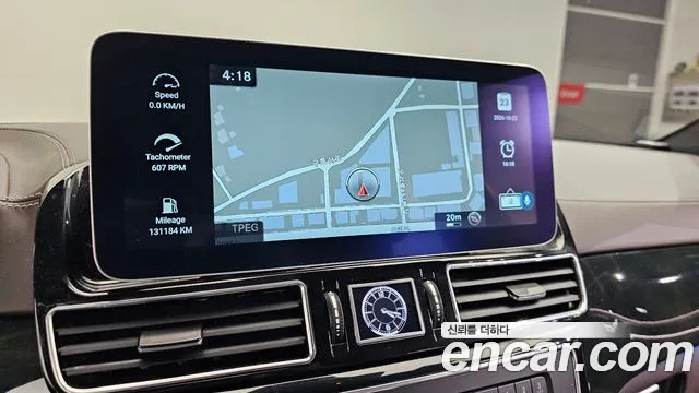 Mercedes-Benz GLS 2019 thumb 12