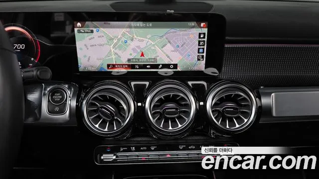 Mercedes-Benz GLB 2021 thumb 12