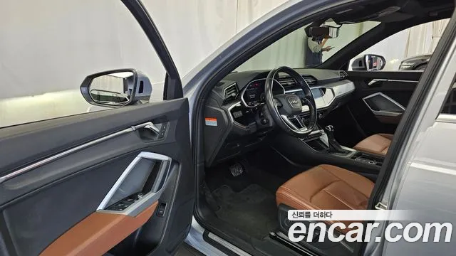 Audi Q3 2020 thumb 10