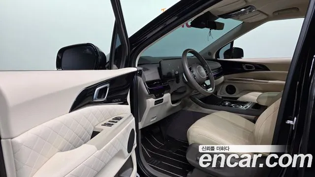 Kia Carnival 2024 thumb 9