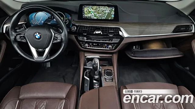 BMW 5-Series 2018 thumb 7