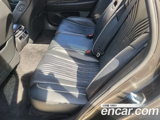 Genesis G80 2022 thumb 9