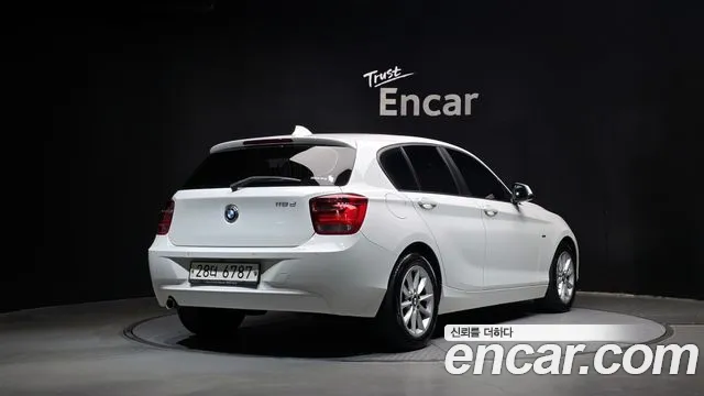 BMW 1-Series 2013 thumb 2
