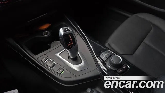 BMW 1-Series 2013 thumb 9