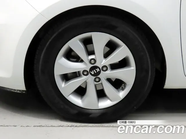 Kia Pride 2015 thumb 5