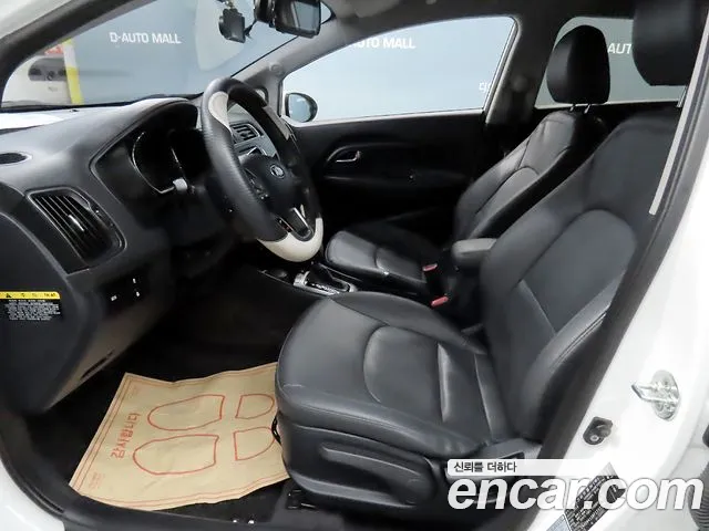 Kia Pride 2015 thumb 10