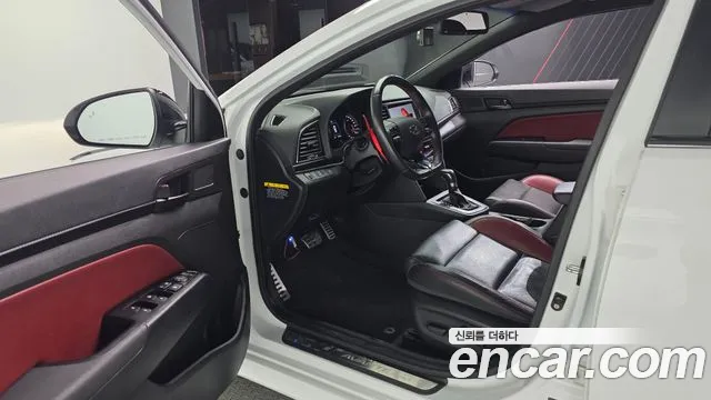 Hyundai Avante 2017 thumb 10