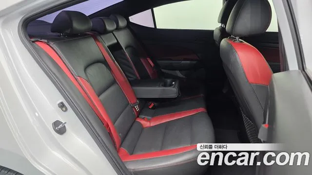 Hyundai Avante 2017 thumb 12