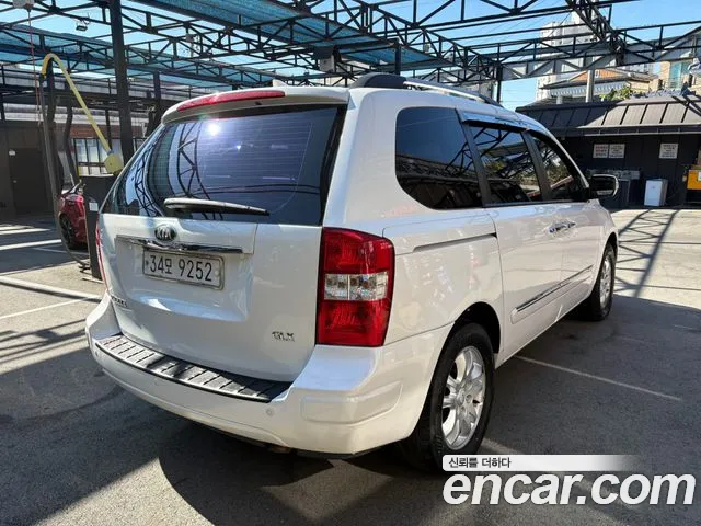 Kia Carnival 2013 thumb 2