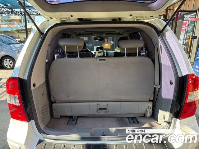 Kia Carnival 2013 thumb 4